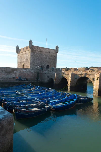 Essaouira limanında demirli balıkçı tekneleri, Fas