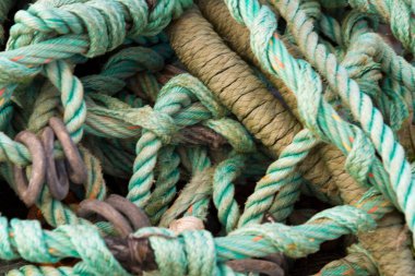 Balıkçılık için düğüm ve birbirine dolanmış halatlar