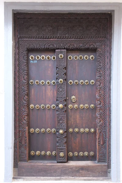 Porta Ornamentada Madeira Tradicional Cidade Pedra Zanzibar Tanzânia — Fotografia de Stock