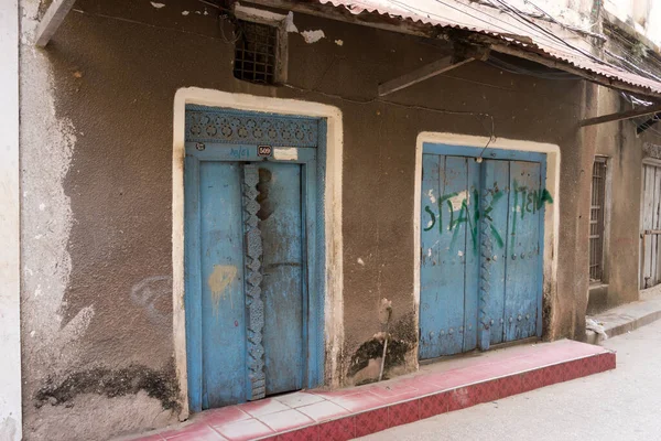 Porte Décorée Traditionnelle Bois Dans Ville Pierre Zanzibar Tanzanie — Photo