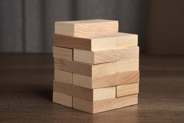                    Tahta bloklar ve küpler mesaj veya konsept iletmek için kullanılabilecek kelime ve metin eklemeye hazır            