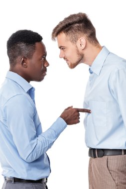 iki işadamı savunarak