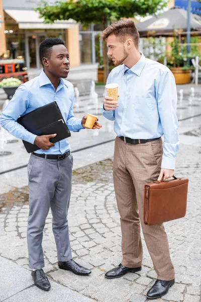 Két üzletember kávéfogyasztás — Stock Fotó