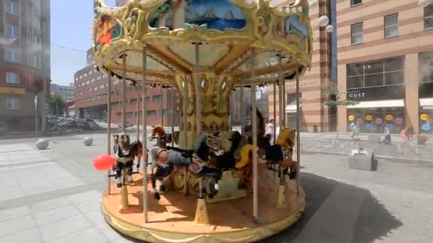 Dnepr, Ukraine - June 20: children ride on carousel on June 20 in the Dnepr — ストック動画