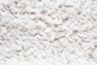 kek üzerine beyaz hindistancevizi talaşı.