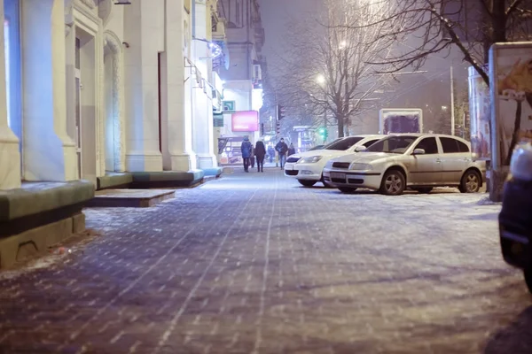 Rua turva da cidade. noite de inverno — Fotografia de Stock