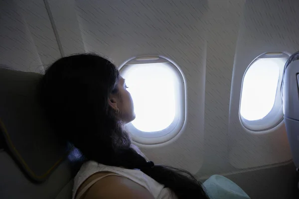 Frauen im Flugzeug — Stockfoto