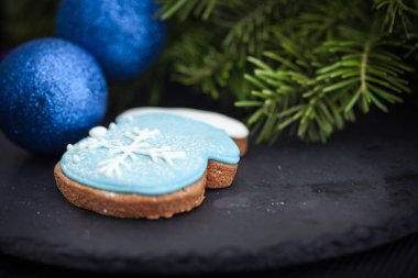 Süslü Noel mitten gingerbread buzlanma kurabiyesi