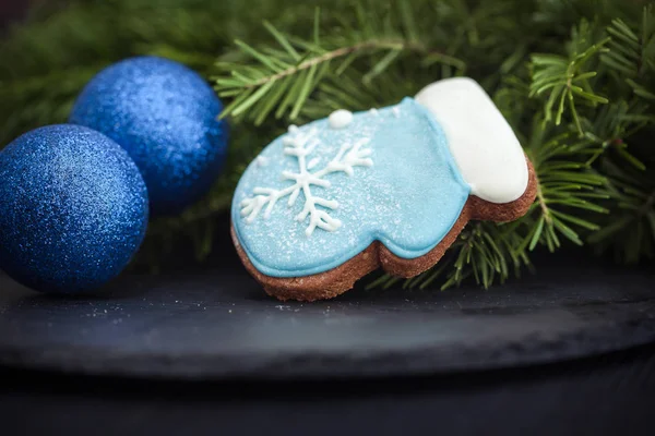 Süslü Noel mitten gingerbread buzlanma kurabiyesi