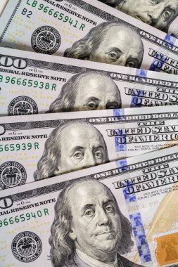 Yüz dolar faturaları arka plan. Görünüm nakit parayı kapatın