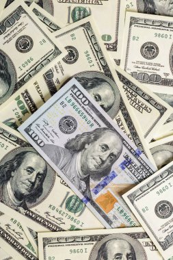 nakit para kapatın. bir yeni ve yığın eski yüz dolar BIL