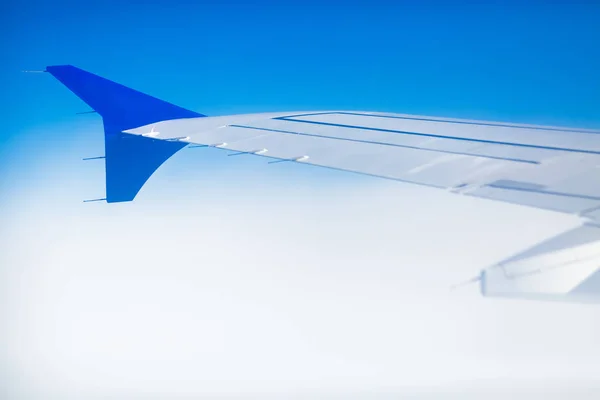 Tragfläche des Flugzeugs — Stockfoto