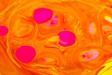 arka plan. Kırmızı ve sarı karışık Akrilik boyalar.