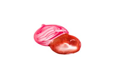 Kırmızı ve pembe beyaz arka plan üzerinde izole oje lekesi