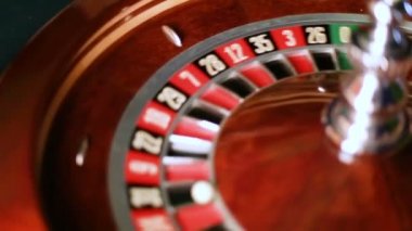 Casino rulet tekerleği hareket. Rulet tekerlek yakın çekim sayıları