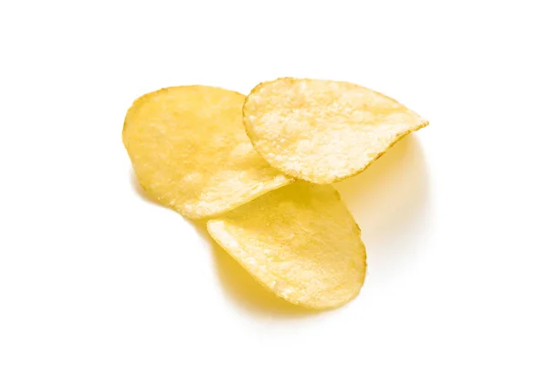 Krispig potatis chips isolerad på vit bakgrund närbild — Stockfoto