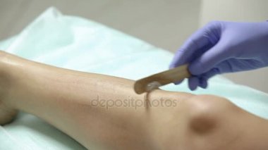 güzellik uzmanı hastalar ayak epilasyon yordamı önce jel uygulandığı