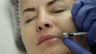 Dudak büyütme güzellik salonda. Şevval Özçelik Güzellik enjeksiyon plastik dudaklar yapar..