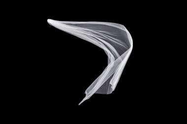 siyah arka plan üzerine izole gelin peçe düğün beyaz. peçe rüzgârda çırpınıyor