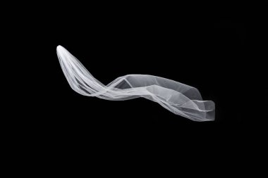 siyah arka plan üzerine izole beyaz düğün gelin peçe