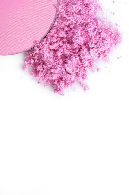 Ezilmiş pembe gölge göz veya izole üzerinde beyaz arka kızarır