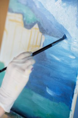 Sanatçı el ile fırça boya tuval üzerine