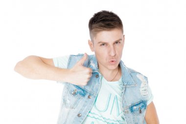 genç adam izole denim beyaz arka plan