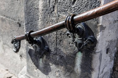 eski metal dövme küpeşteler