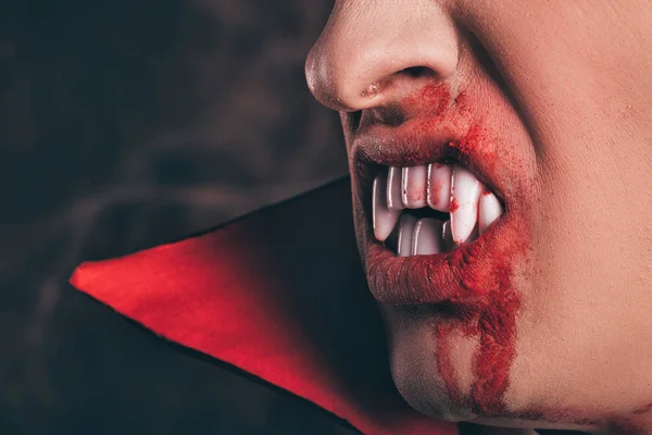 Colmillos y sangre. Halloween . — Foto de Stock
