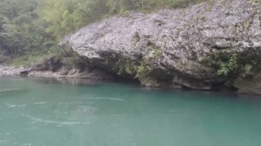 dağ nehir Tara görünümünü