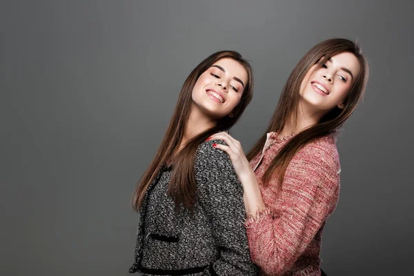 Twins women with  natural make-up — Stock Photo, Image