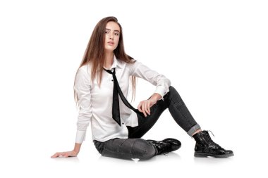 Beyaz gömlek ve kravat moda model