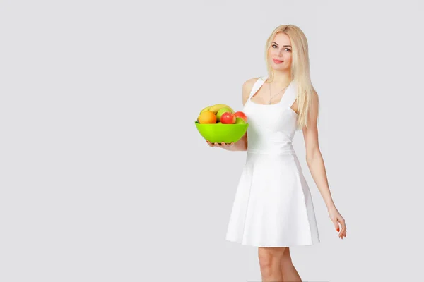 Woman with fresh fruits. diet — Stock Photo, Image