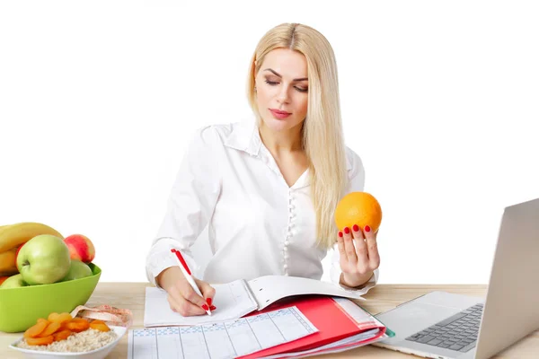 Ernährungsberaterin ernährt sich von Obst und Gemüse — Stockfoto