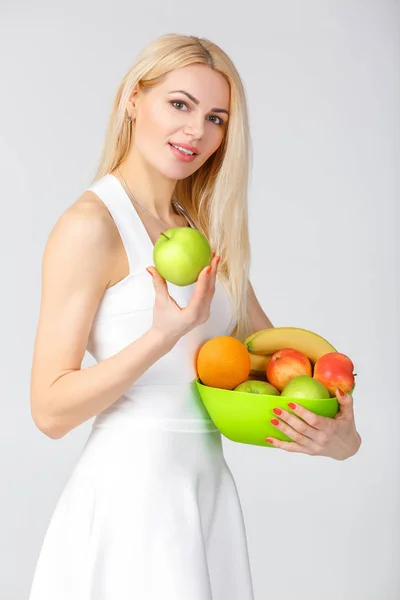 Woman with fresh fruits. diet — Stock Photo, Image