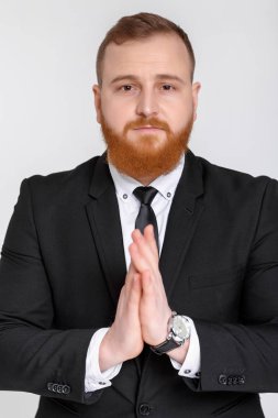 Takım elbiseli iş adamı.