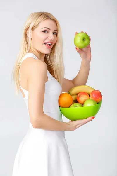 Mujer con frutas frescas. dieta —  Fotos de Stock