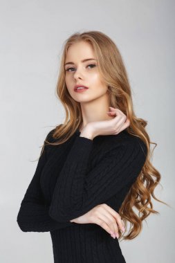 güzel moda sarışın kadın 