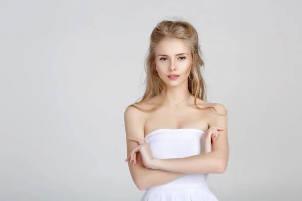 Schöne Mode blonde Frau — Stockfoto