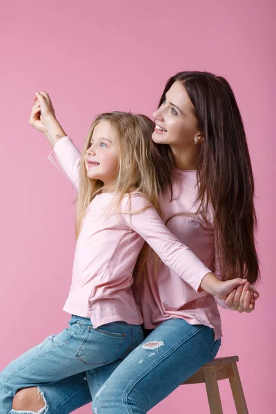 Moeder en dochter samen — Stockfoto