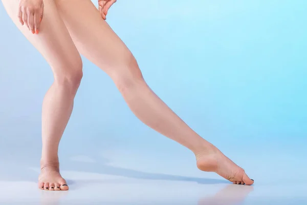 Idealna czystość kobiecych stóp — Zdjęcie stockowe