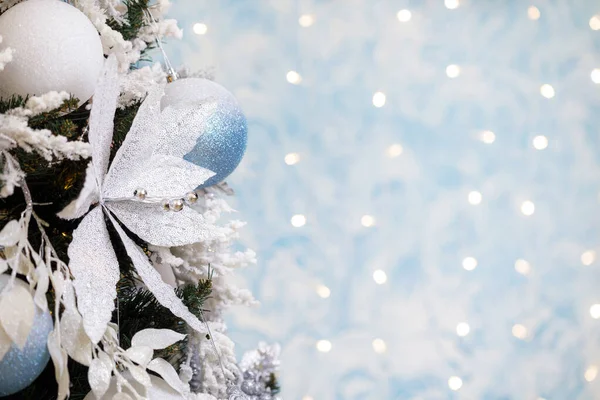 Blauwe en zilveren kerstkaart — Stockfoto