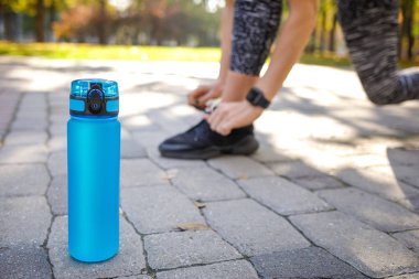 Bankta bir şişe su..