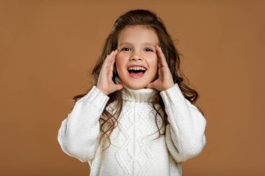 Birini arayan çocuk