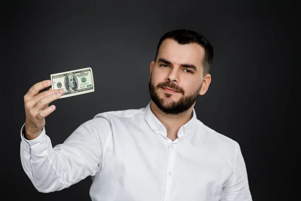 Portret młodego człowieka z banknotami pieniężnymi — Zdjęcie stockowe
