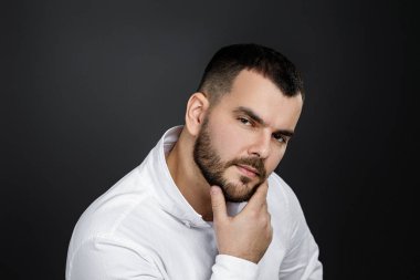 İnsanoğlu dik dik bakar..