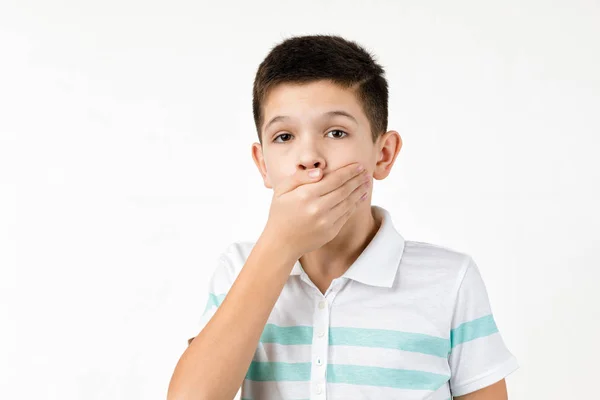 Happy surprised little child boy in t-shirt looking to camera — Stock Photo, Image