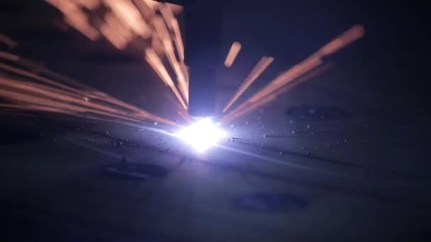 Industrial cnc plasma cutting of metal plate — Stock Video