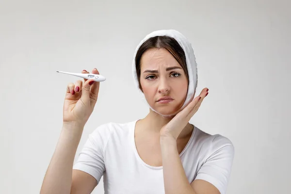 Young sad woman suffering from tooth pain — Stock Photo, Image