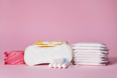 Adet öncesi hijyenik pamuk ve tampon.